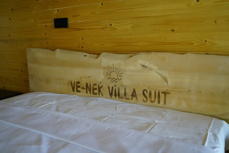 Venek Villa Suit
