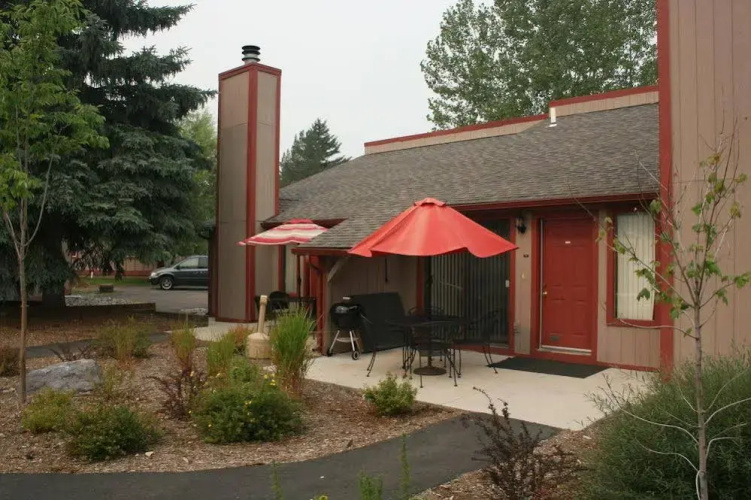 Crestwood Resort