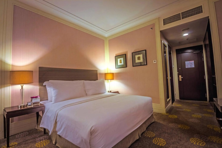 I Hotel