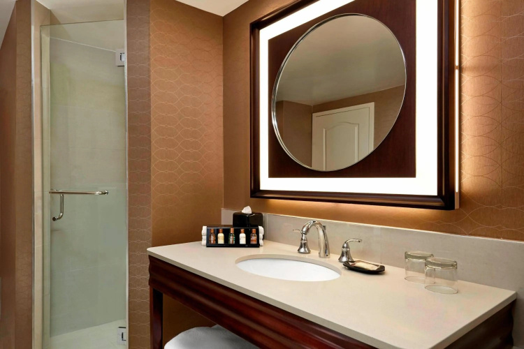 Sheraton Suites Calgary Eau Claire photo 10