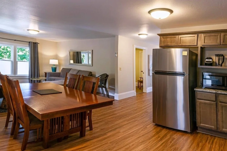 2 Bedrooms Cottage