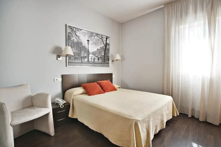 Hostal T4