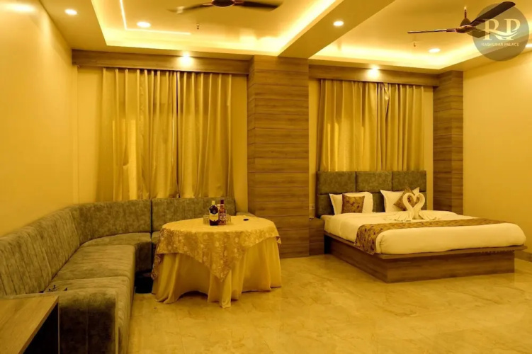 Raghubar Palace