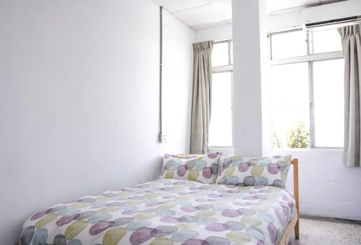 Oldmancaptain Hostel