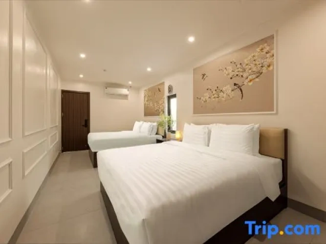2 Bedrooms Family Suite with balcony