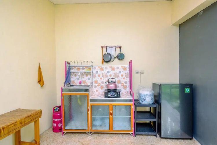 Modern Look Studio At Graha Wishnu Guest House