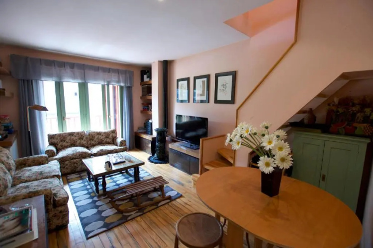 Apartamento con buhardilla