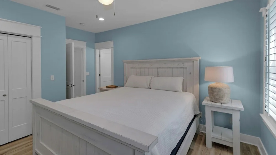 Monterey Condominiums - Community Pool - Gulf Front