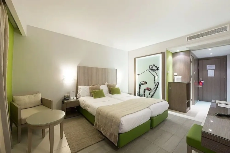 Superior Triple room