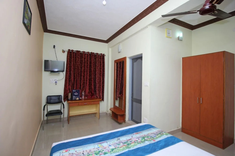 OYO 8499 City Comforts Inn