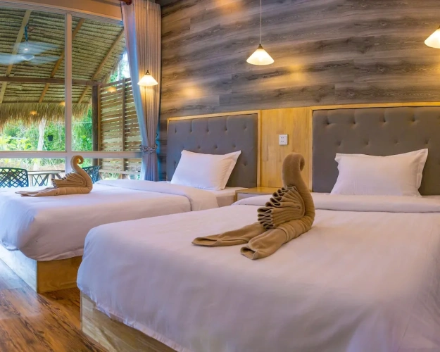 Standard Twin room with garden view