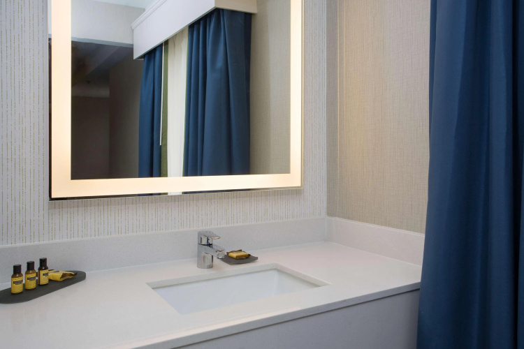 Best Western Plus Portsmouth Hotel & Suites photo 9