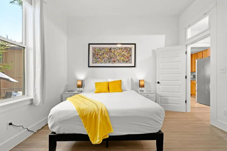 Style & Serenity - Steps Away From South Congress