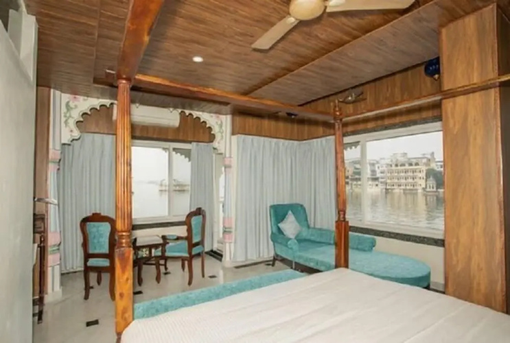 Jheel Hotel and Restaurent
