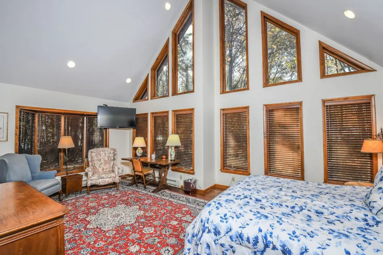 Crow's Point Retreat 4 Bedroom House