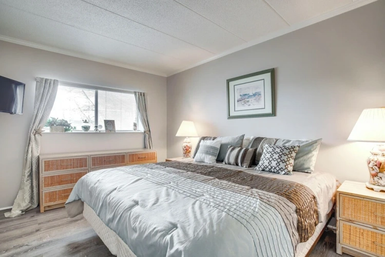 2 Bedrooms Apartment