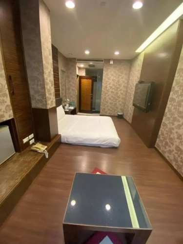 Love Hotel
