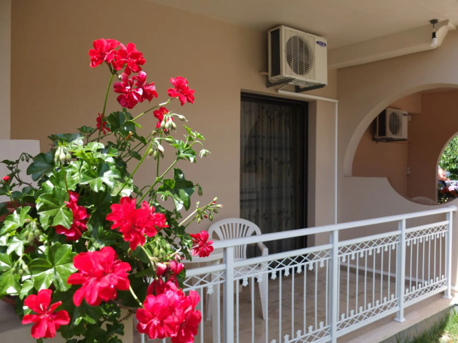 Toulas Apartments