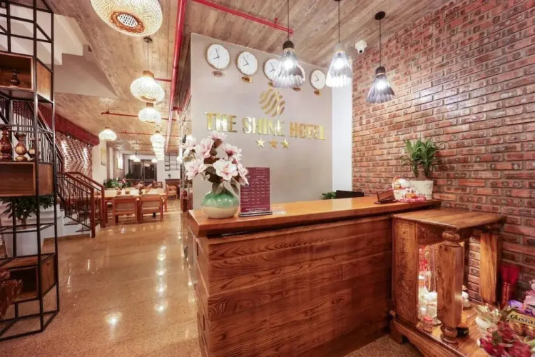 The Shine Hotel & Apartment
