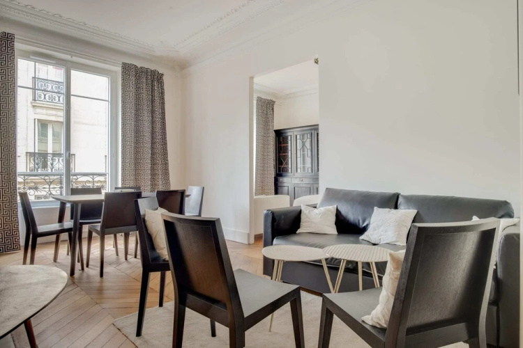 Superb Bright and Luxurious apt in Montogueil