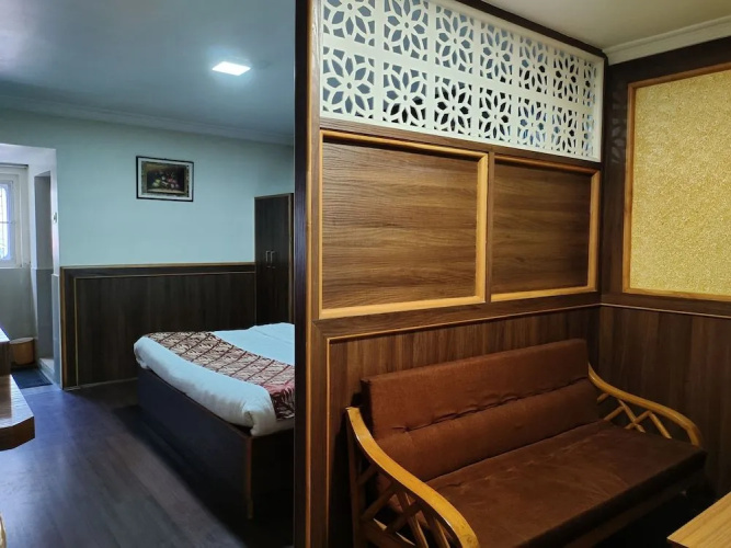 Hotel Alakapuri