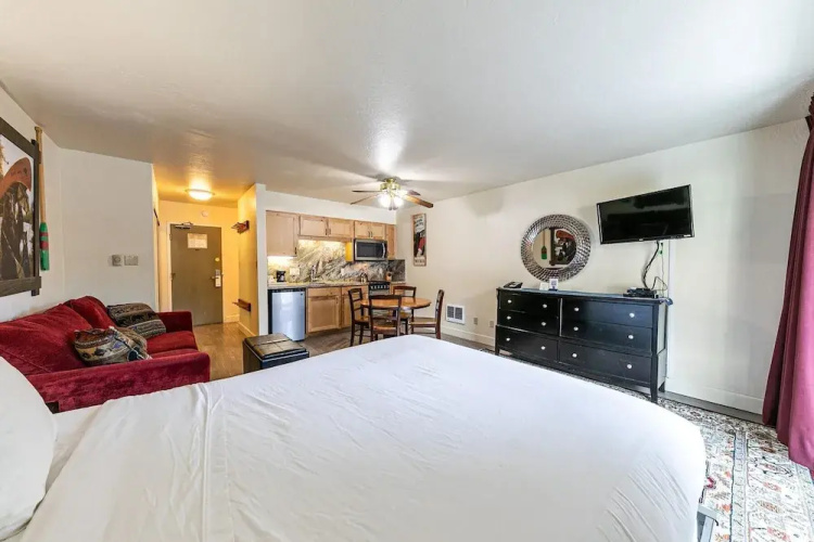 233 Bldg C 1 Bedroom Condo