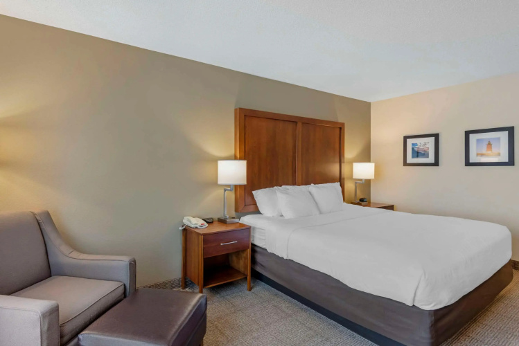 Comfort Inn & Suites Dover near Speedway