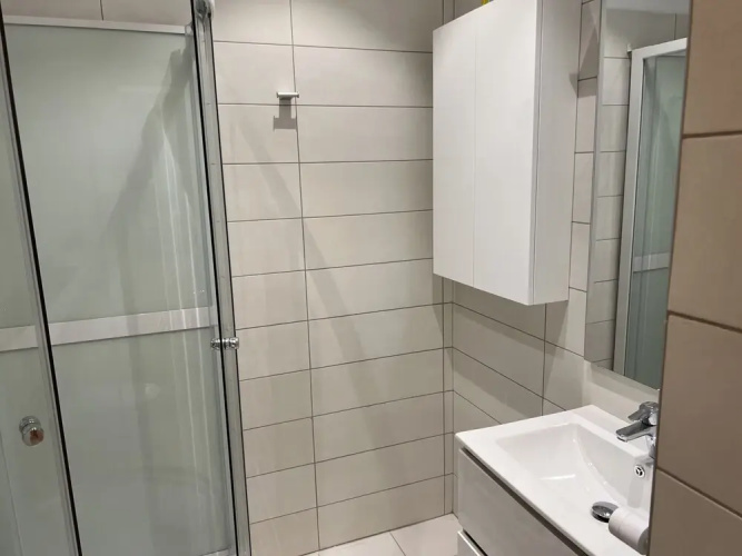 Stunning 2-Room Penthouse Lakeview W11