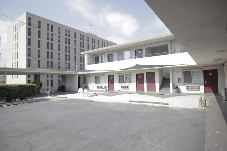 LA Royal Viking Apartments