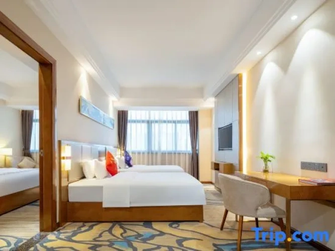 Quadruple Family Suite
