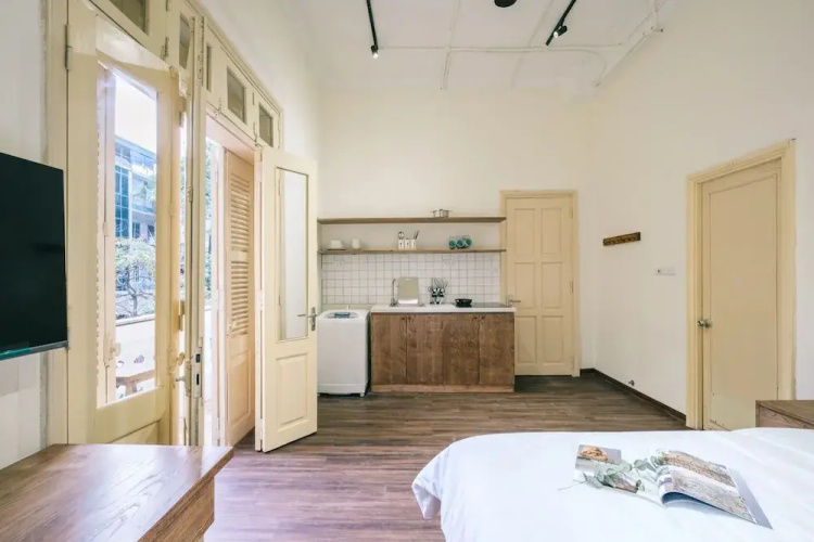UNIQUE Creative Apartment w ROOFTOP Garden