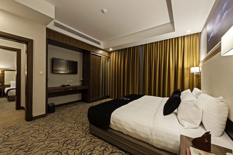 Emerald Hotel