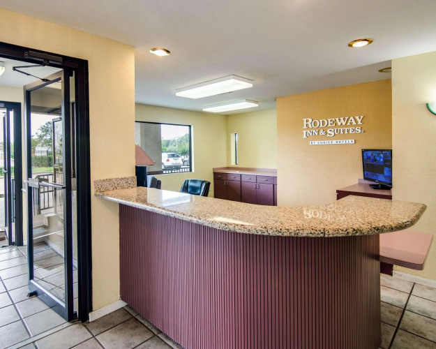 Rodeway Inn & Suites Highway 290 Northwest