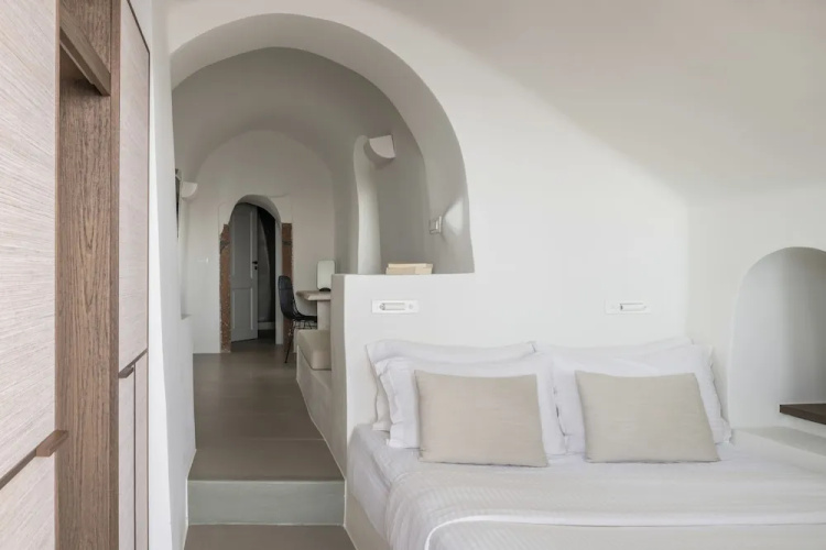 Enigma Apartments and Suites