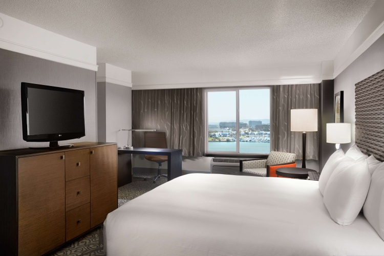 DoubleTree by Hilton San Francisco Airport North Bayfront photo 6