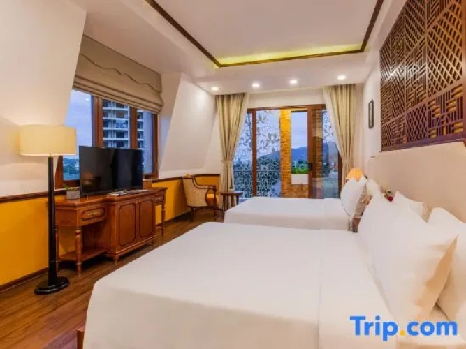 Deluxe Family room with balcony