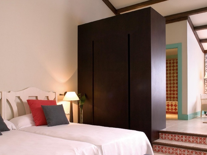 Superior Triple room with view