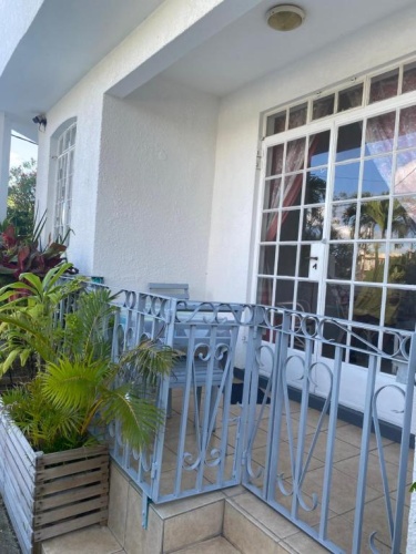 Apartment with garden view
