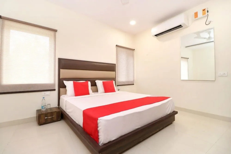 OYO 66329 Hotel Bms Pride
