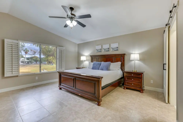Pool, Golf Course Views: Desert Oasis in Glendale