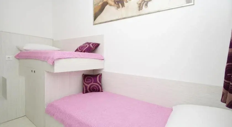 Apartments Elza