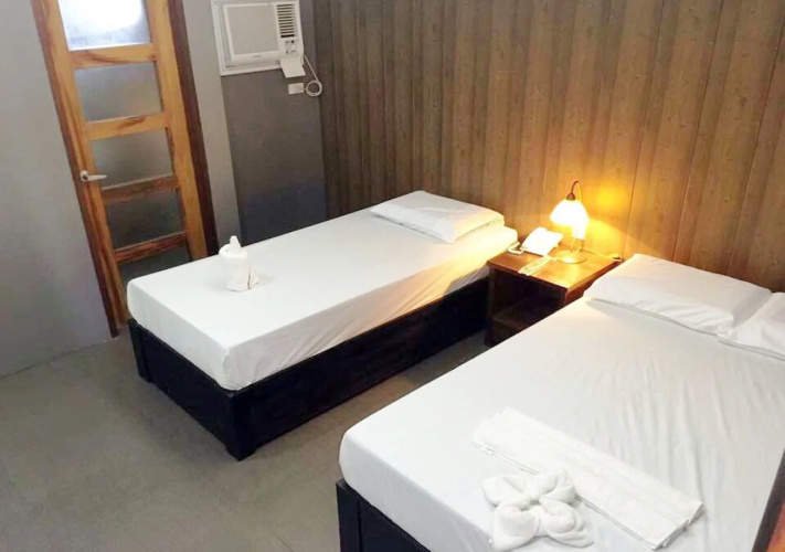 West Gate Hotel