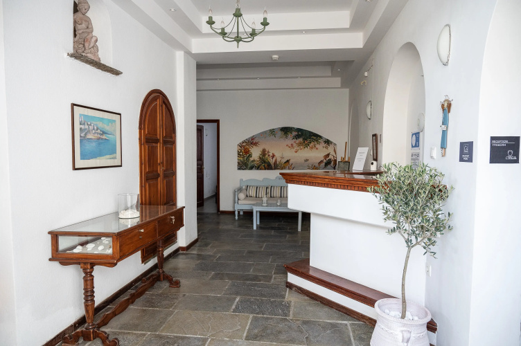 Dionysos Hotel
