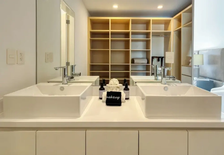 2 Bedrooms Superior Apartment with balcony and with city view