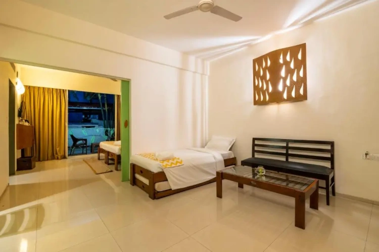 Suite with pool view