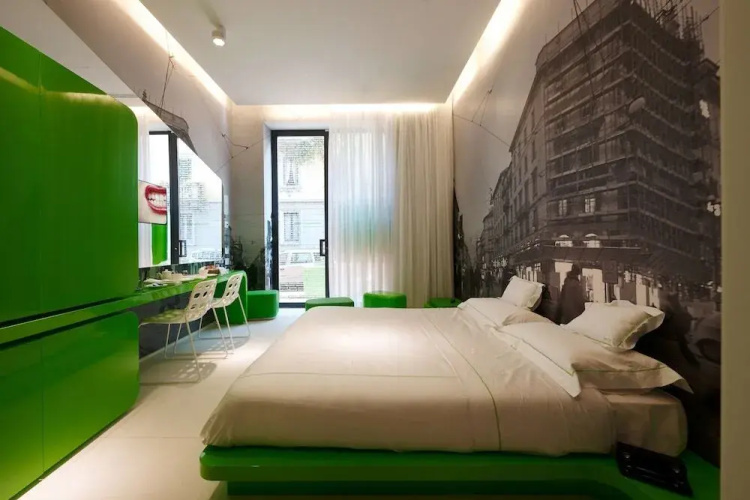 TH Street Milano