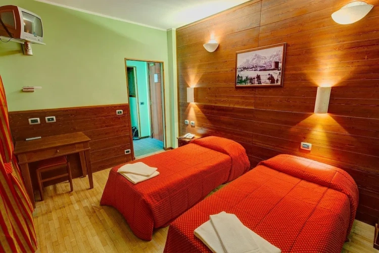 Standard Double room with mountain view