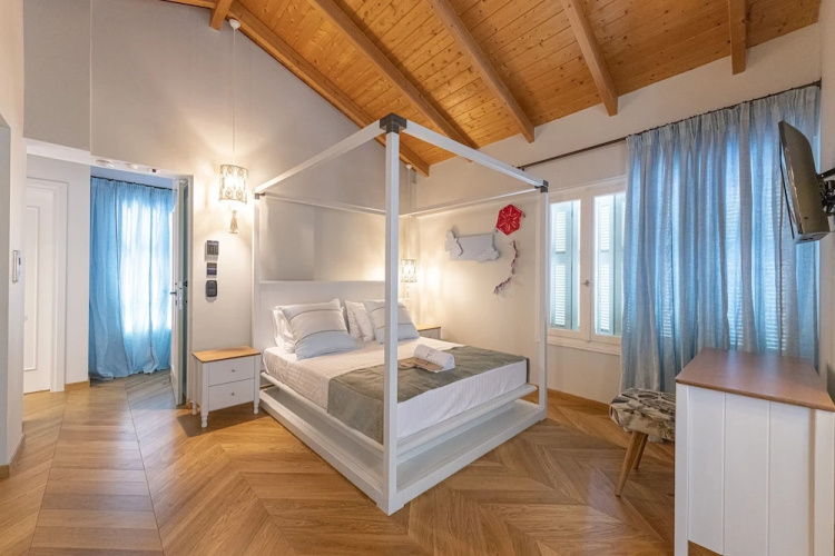 Ipelhome Plaka Boutique Apartments