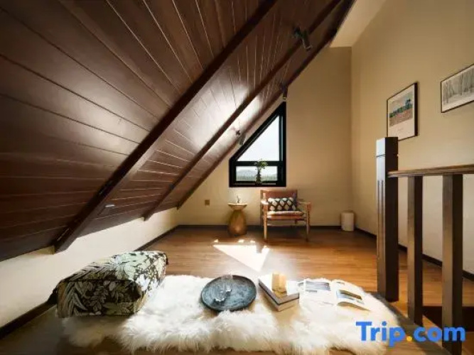 Hemu Embrace River