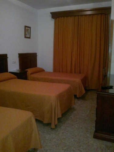 Standard Triple room